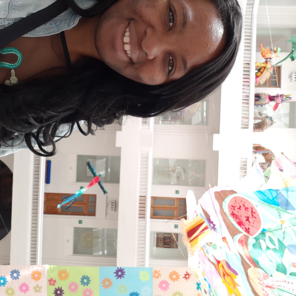 Meet your Posher, Desiree